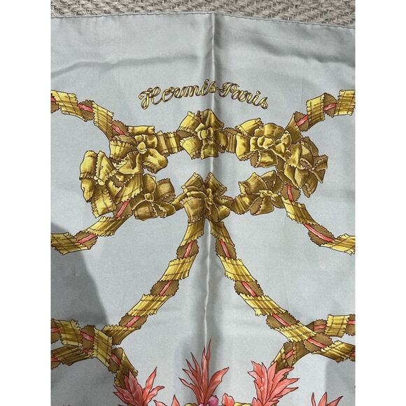 GORGEOUS HERMES “Le Sacre du Printemps” Silk Scarf ICE BLUE GREY SUPER MINT!! - Picture 3 of 5